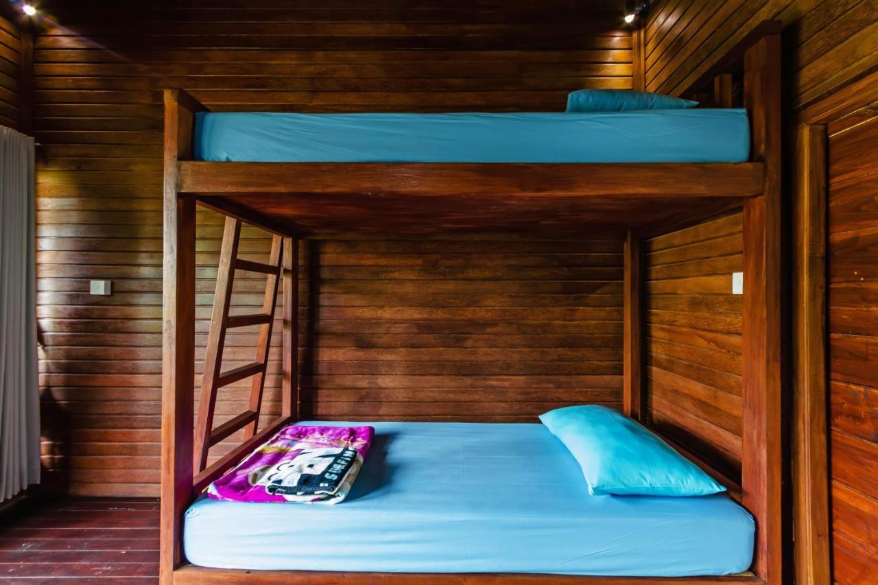 Titi Hostel Nusa Lembongan  Ngoại thất bức ảnh